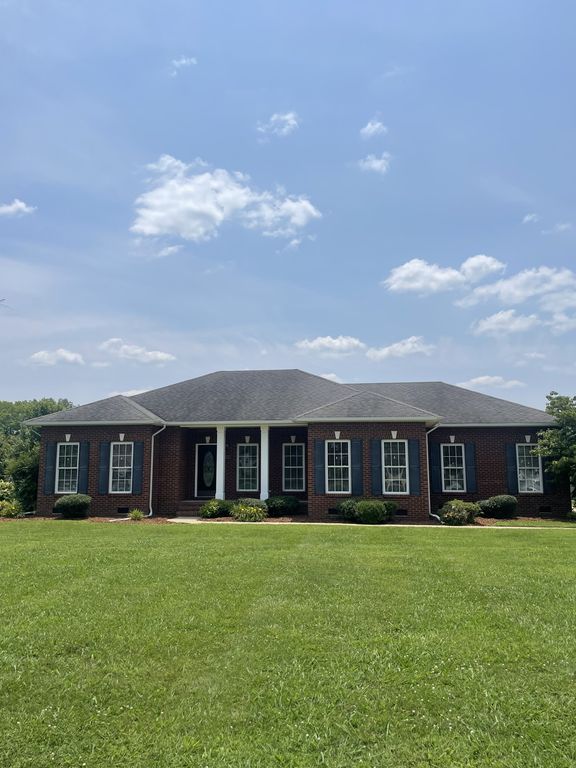 407 Robins St, Lawrenceburg, TN 38464