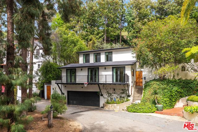 1758 Prospect Drive, Los Angeles, CA 90046