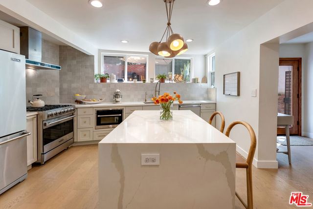 1758 Prospect Drive, Los Angeles, CA 90046