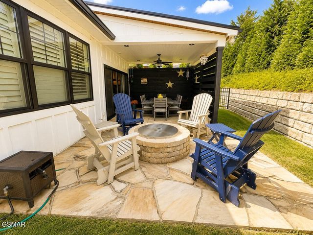 526 Simmons View Drive, Seymour, TN 37865