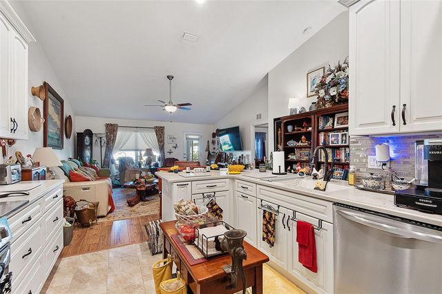 210 ULLIAN TRAIL, Palm Coast, FL 32164