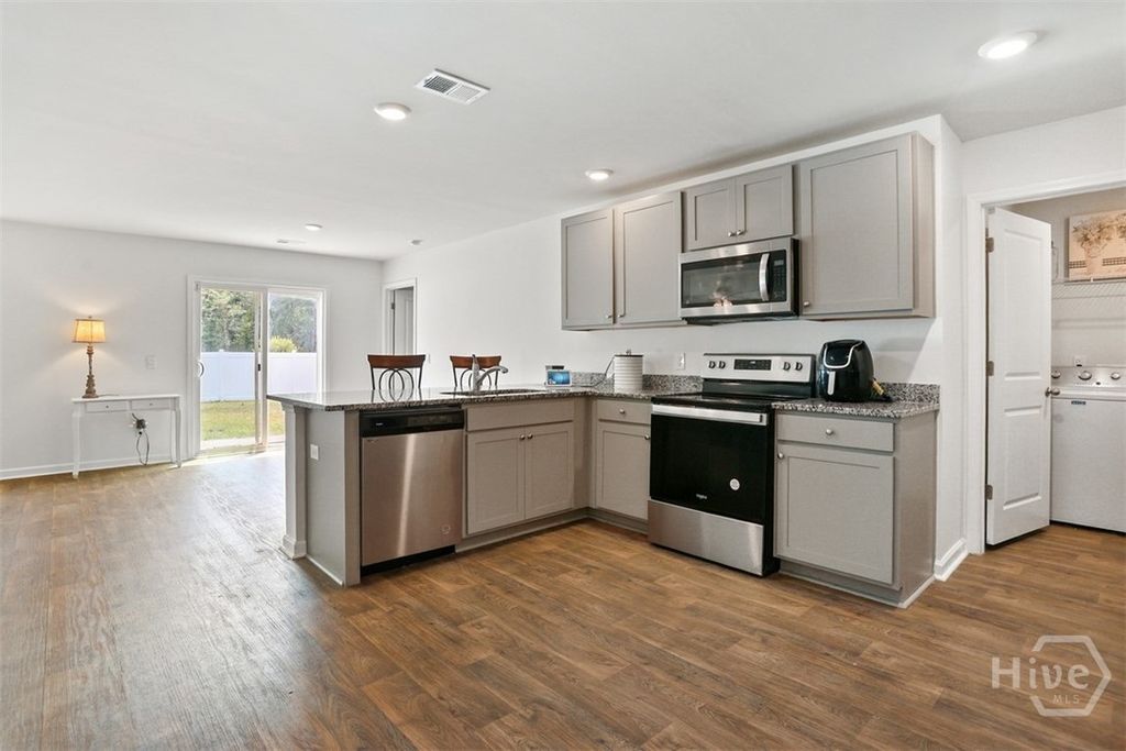 Image 10 of property listing at 249 Caribbean Village Dr., Guyton, GA 31312