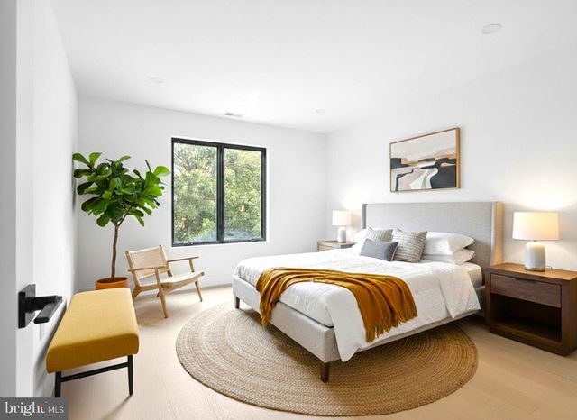 818 N EDGEWOOD ST, Arlington, VA 22201