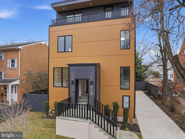 818 N EDGEWOOD ST, Arlington, VA 22201