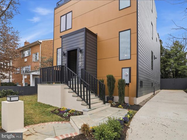 818 N EDGEWOOD ST, Arlington, VA 22201