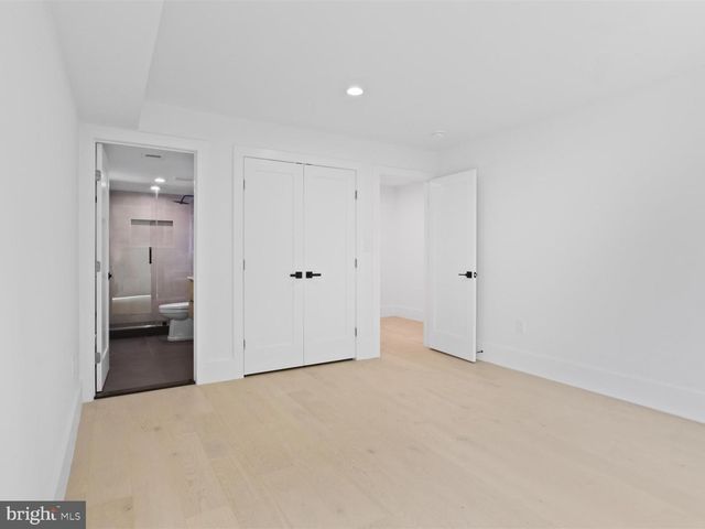 818 N EDGEWOOD ST, Arlington, VA 22201