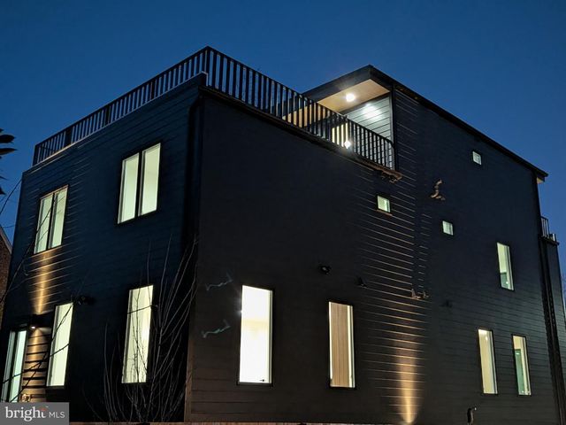 818 N EDGEWOOD ST, Arlington, VA 22201