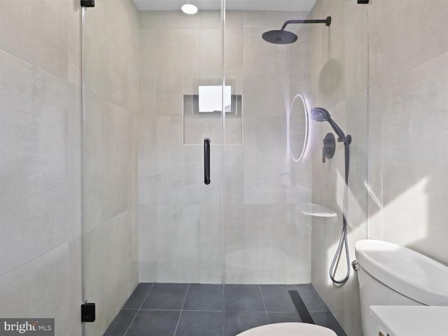 818 N EDGEWOOD ST, Arlington, VA 22201