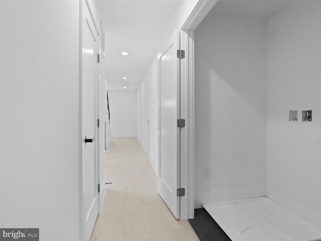 818 N EDGEWOOD ST, Arlington, VA 22201