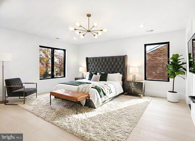 818 N EDGEWOOD ST, Arlington, VA 22201