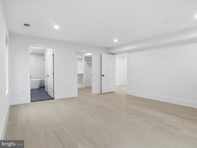 818 N EDGEWOOD ST, Arlington, VA 22201