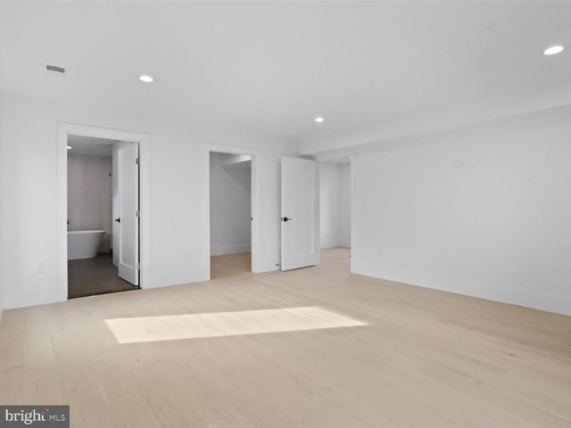 818 N EDGEWOOD ST, Arlington, VA 22201