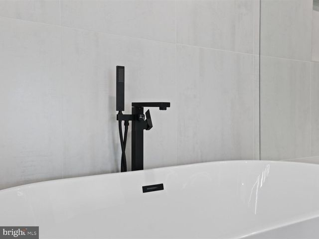 818 N EDGEWOOD ST, Arlington, VA 22201