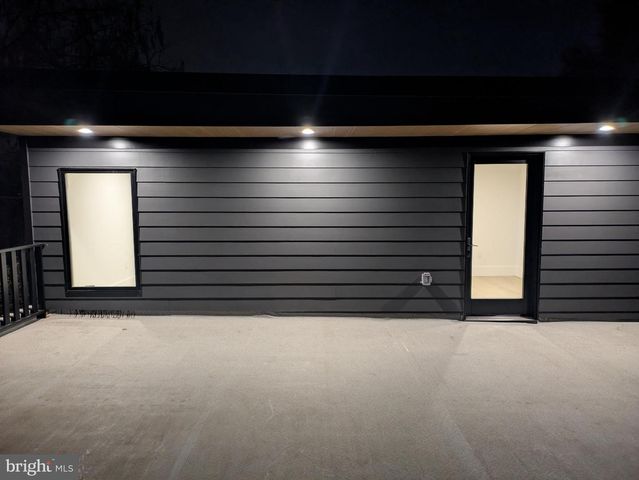 818 N EDGEWOOD ST, Arlington, VA 22201