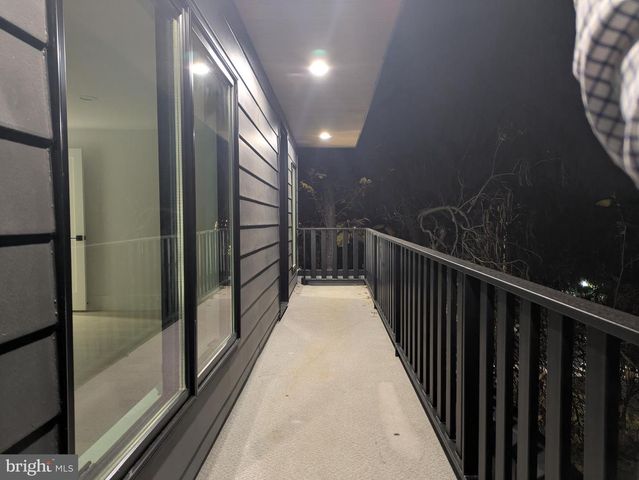 818 N EDGEWOOD ST, Arlington, VA 22201