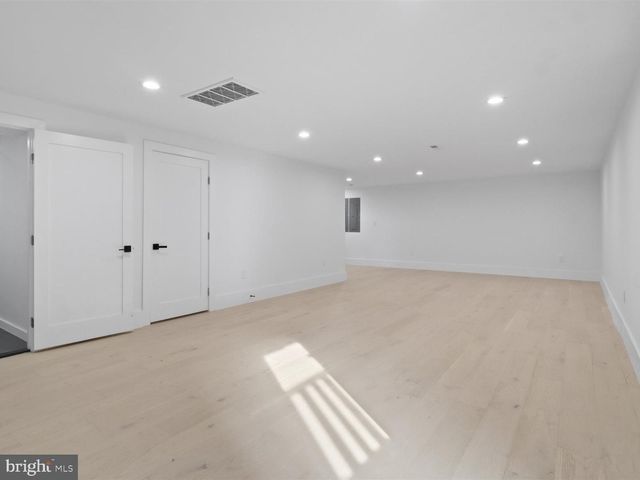 818 N EDGEWOOD ST, Arlington, VA 22201