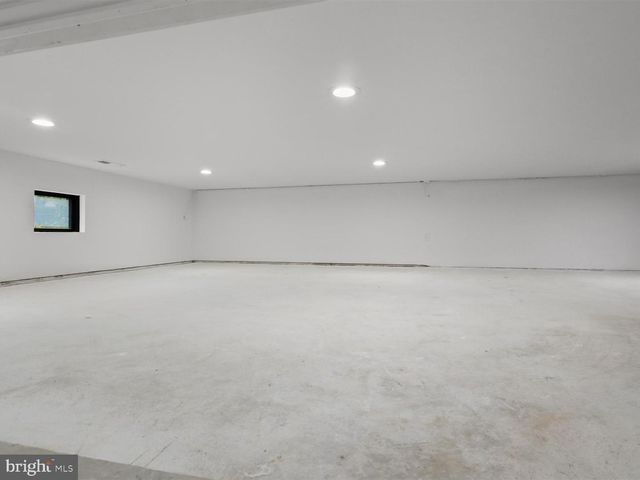 818 N EDGEWOOD ST, Arlington, VA 22201