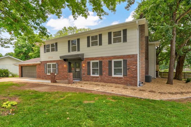 2944 S Josselin Place, Springfield, MO 65804