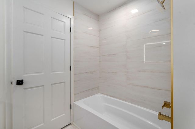 2944 S Josselin Place, Springfield, MO 65804
