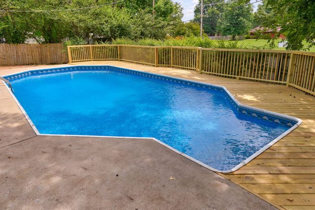 2944 S Josselin Place, Springfield, MO 65804
