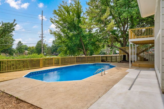 2944 S Josselin Place, Springfield, MO 65804