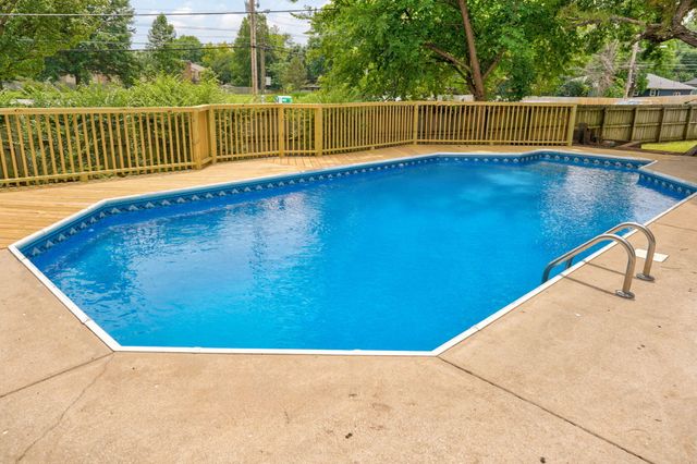 2944 S Josselin Place, Springfield, MO 65804
