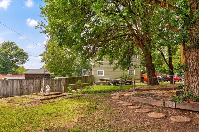 2944 S Josselin Place, Springfield, MO 65804