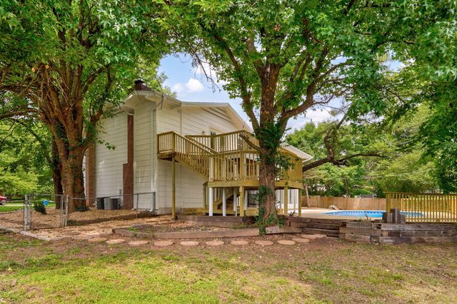 2944 S Josselin Place, Springfield, MO 65804