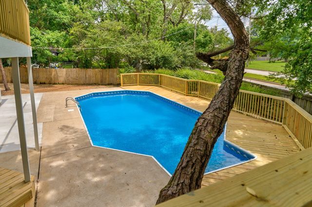 2944 S Josselin Place, Springfield, MO 65804