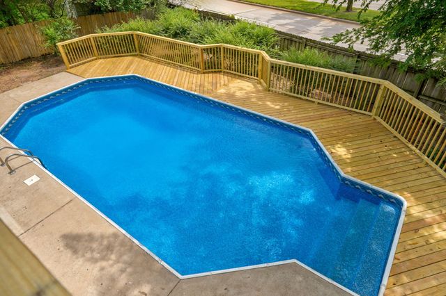 2944 S Josselin Place, Springfield, MO 65804
