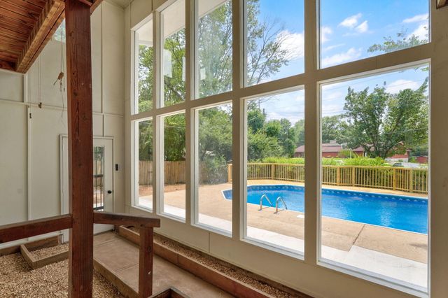 2944 S Josselin Place, Springfield, MO 65804