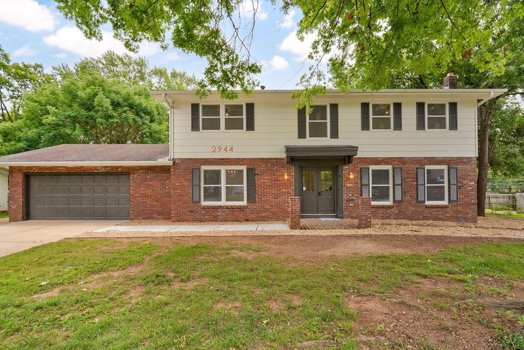 2944 S Josselin Place, Springfield, MO 65804