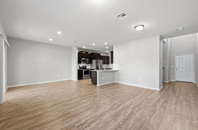 516 E Slaughter LN 603, Austin, TX 78744