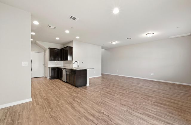 516 E Slaughter LN 603, Austin, TX 78744