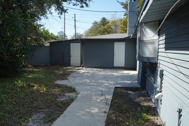 2107 NE 8TH ROAD, Ocala, FL 34470