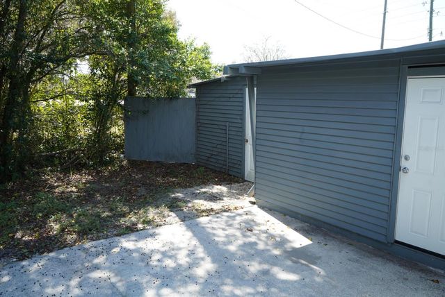 2107 NE 8TH ROAD, Ocala, FL 34470