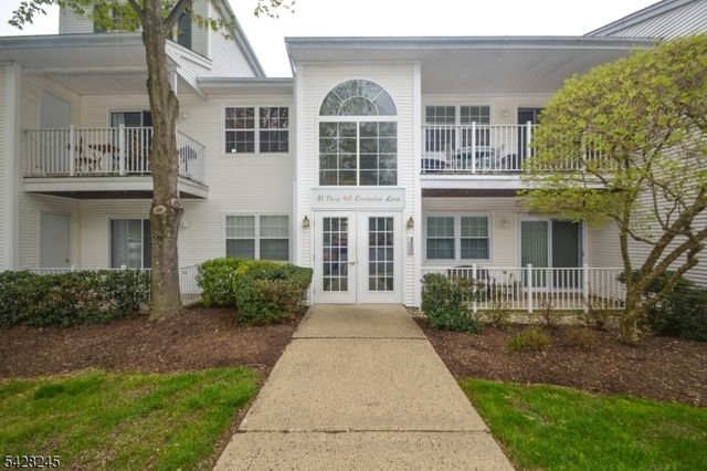 33 Crestview Ln, Mount Arlington Boro, NJ 07856