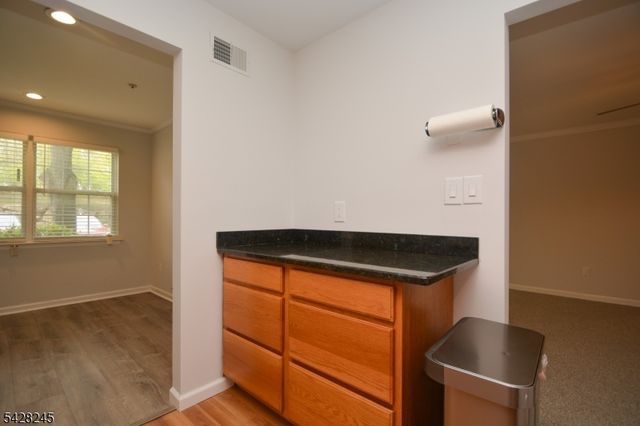33 Crestview Ln, Mount Arlington Boro, NJ 07856