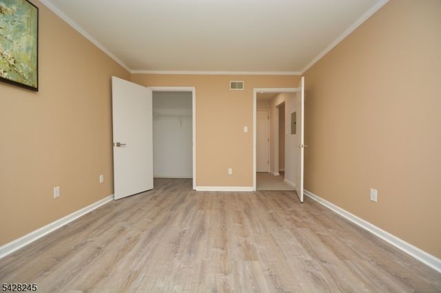 33 Crestview Ln, Mount Arlington Boro, NJ 07856