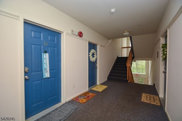 33 Crestview Ln, Mount Arlington Boro, NJ 07856