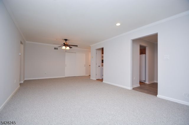 33 Crestview Ln, Mount Arlington Boro, NJ 07856