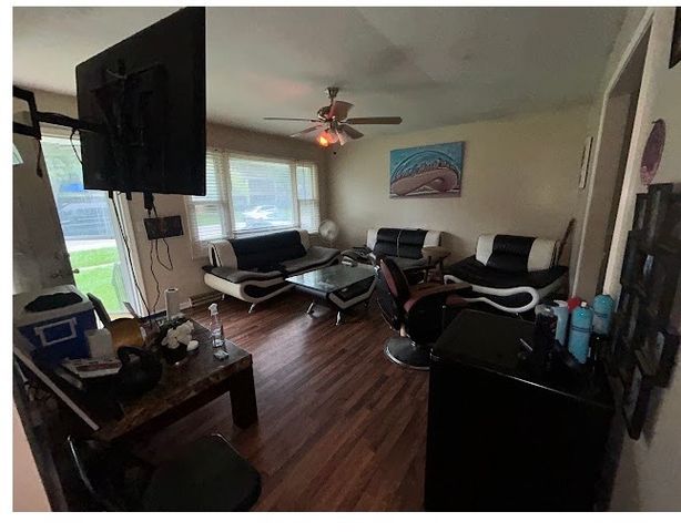 2106 Gideon Avenue, Zion, IL 60099
