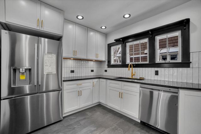 4941 Montgomery Avenue, Downers Grove, IL 60515