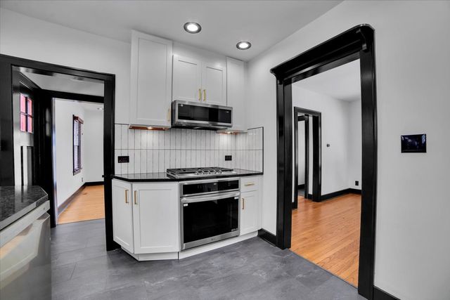 4941 Montgomery Avenue, Downers Grove, IL 60515