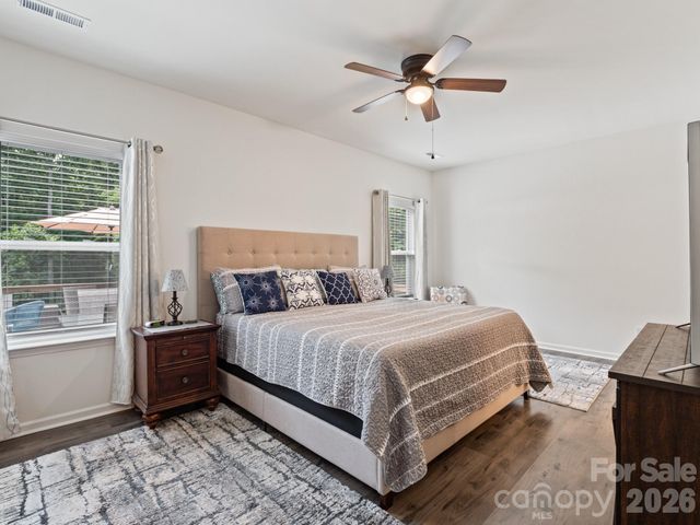 128 S Harbor Watch Drive, Statesville, NC 28677
