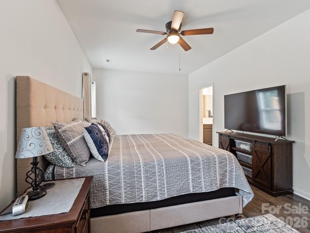 128 S Harbor Watch Drive, Statesville, NC 28677