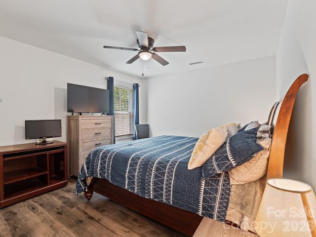 128 S Harbor Watch Drive, Statesville, NC 28677