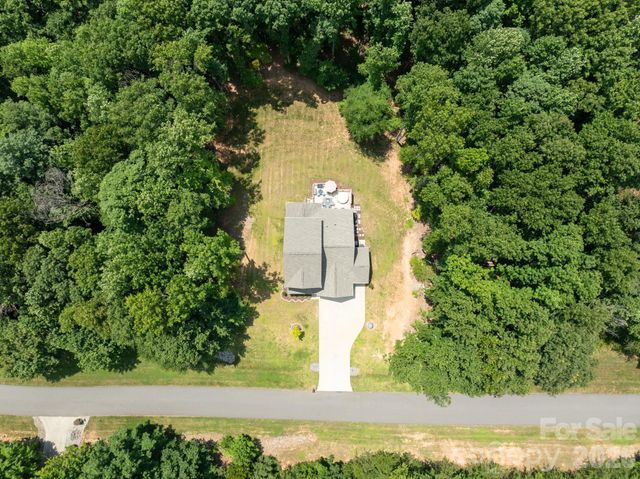 128 S Harbor Watch Drive, Statesville, NC 28677