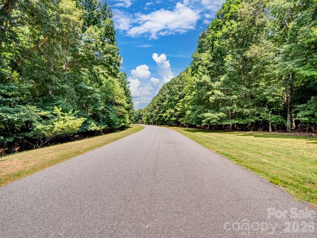128 S Harbor Watch Drive, Statesville, NC 28677
