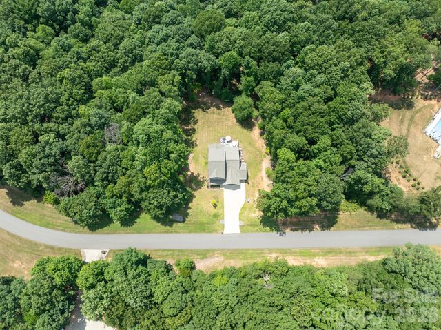 128 S Harbor Watch Drive, Statesville, NC 28677